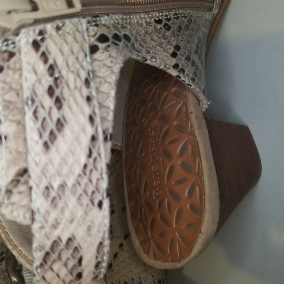 Baretraps 7.5M Animal Skin Open-toe Open-heel Heeled Sandals - Picture 7 of 7